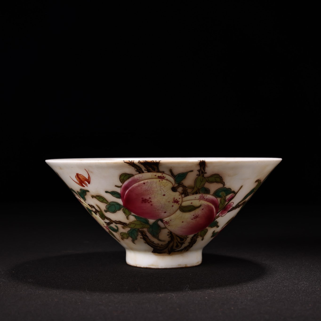 Chinese antique hand-painted pink longevity peach ceramic bowl