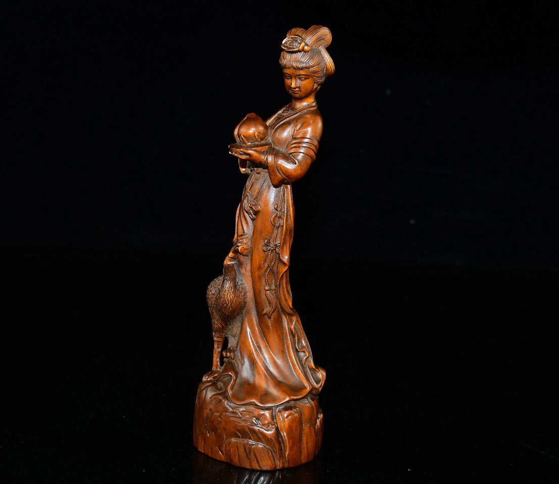 Small leaved boxwood and mugu offering birthday ornaments