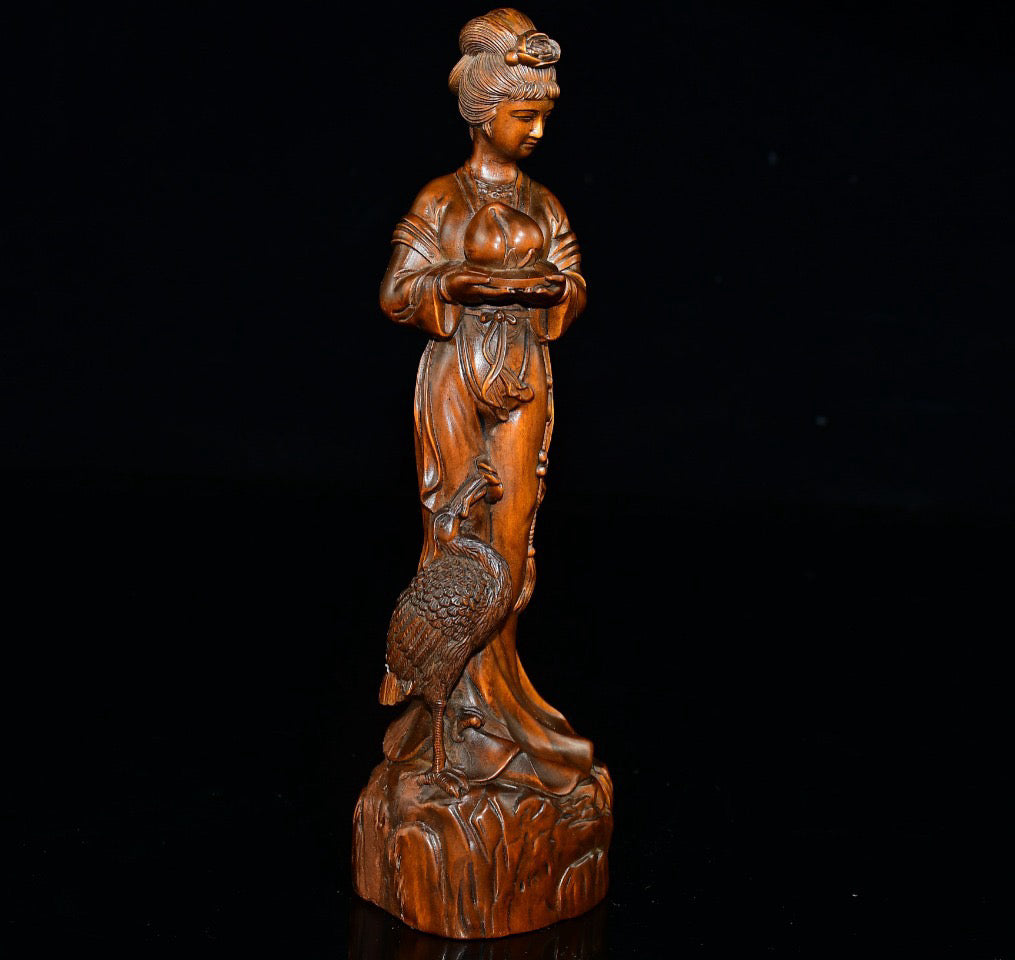 Small leaved boxwood and mugu offering birthday ornaments