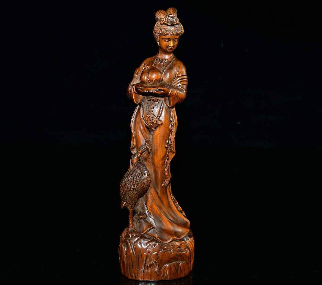 Small leaved boxwood and mugu offering birthday ornaments
