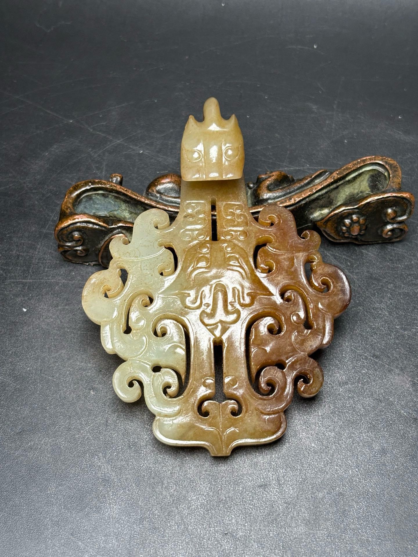 Chinese antique Hotan Jade dragon head with hook