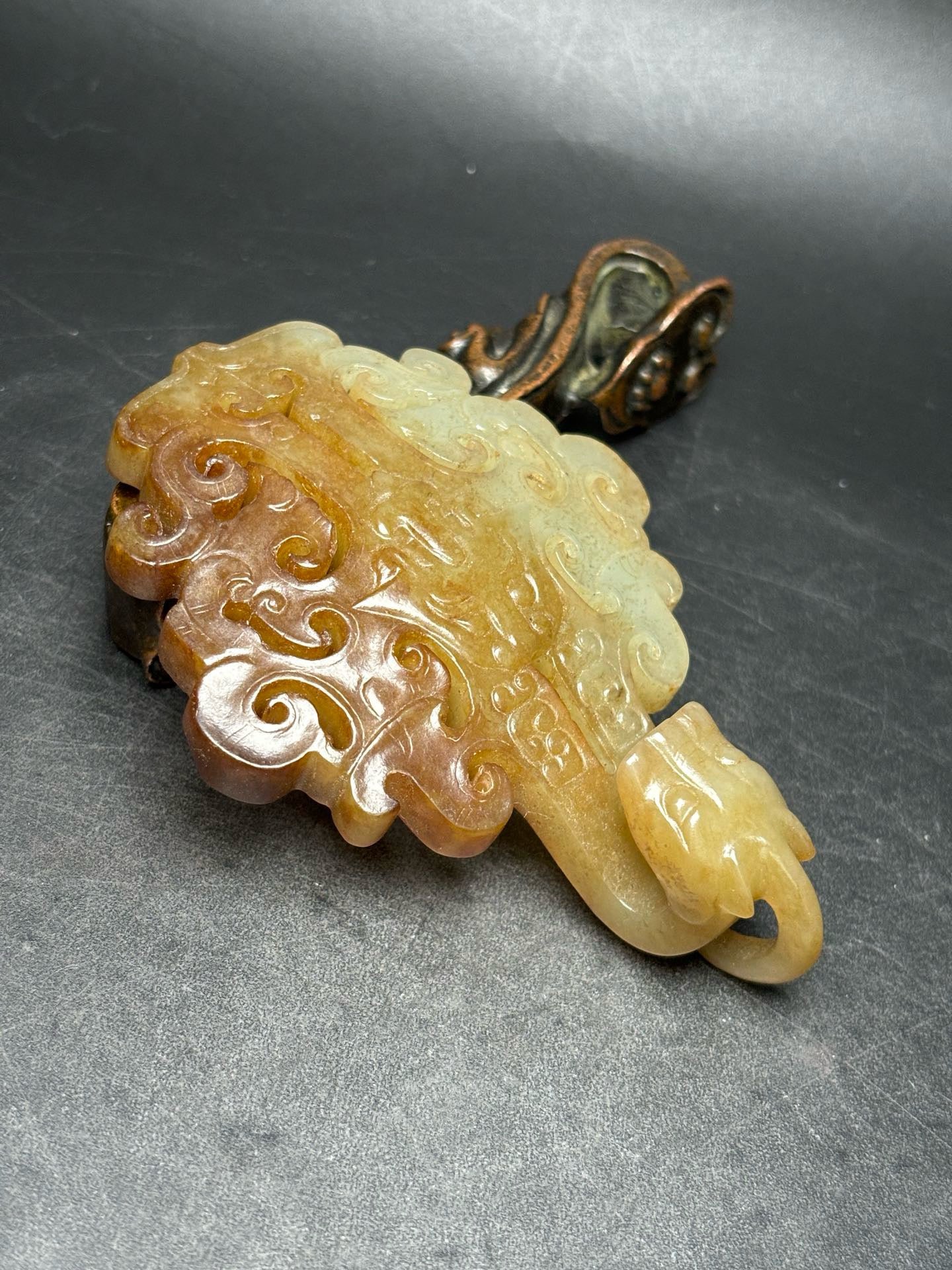 Chinese antique Hotan Jade dragon head with hook