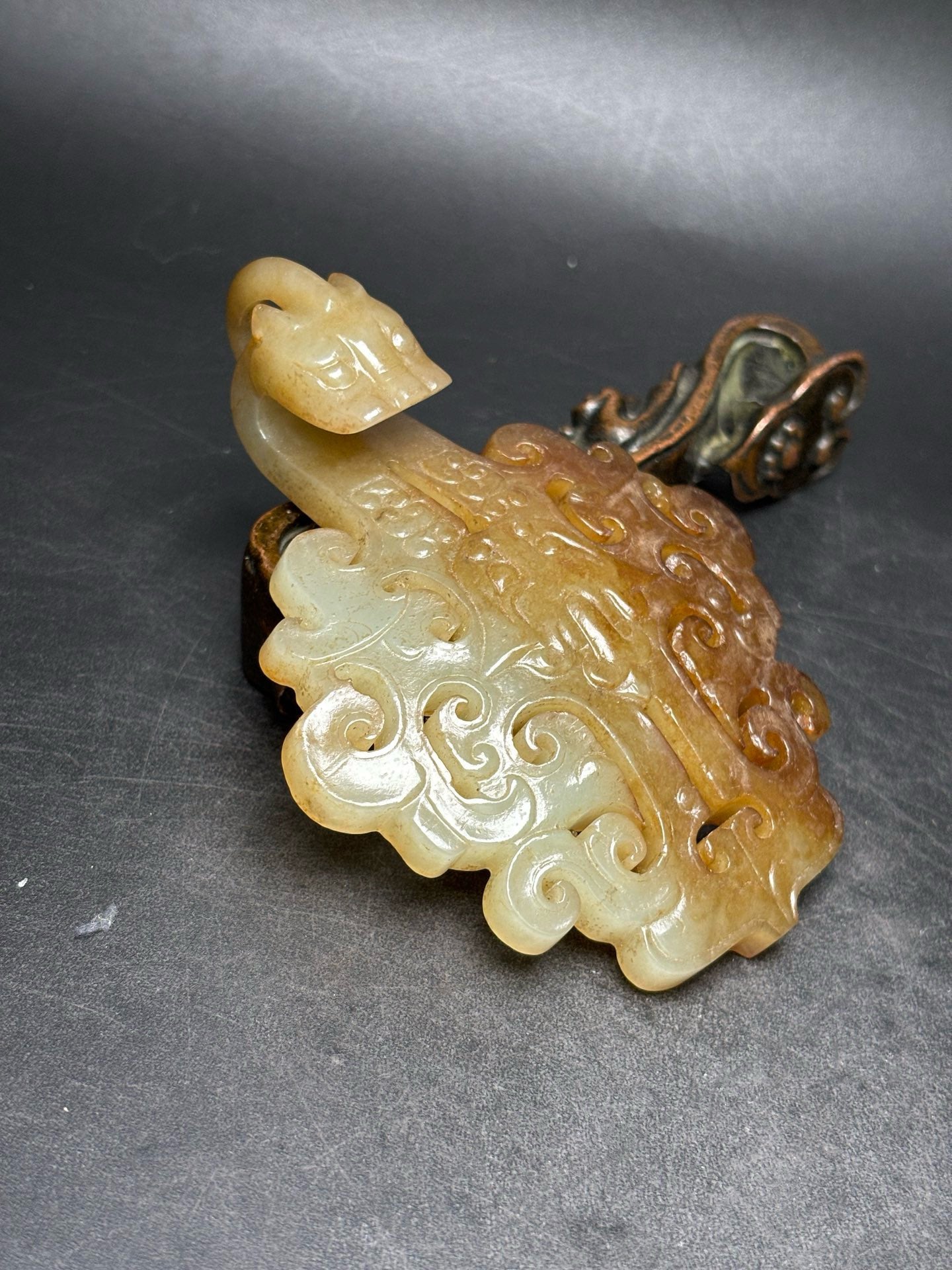 Chinese antique Hotan Jade dragon head with hook