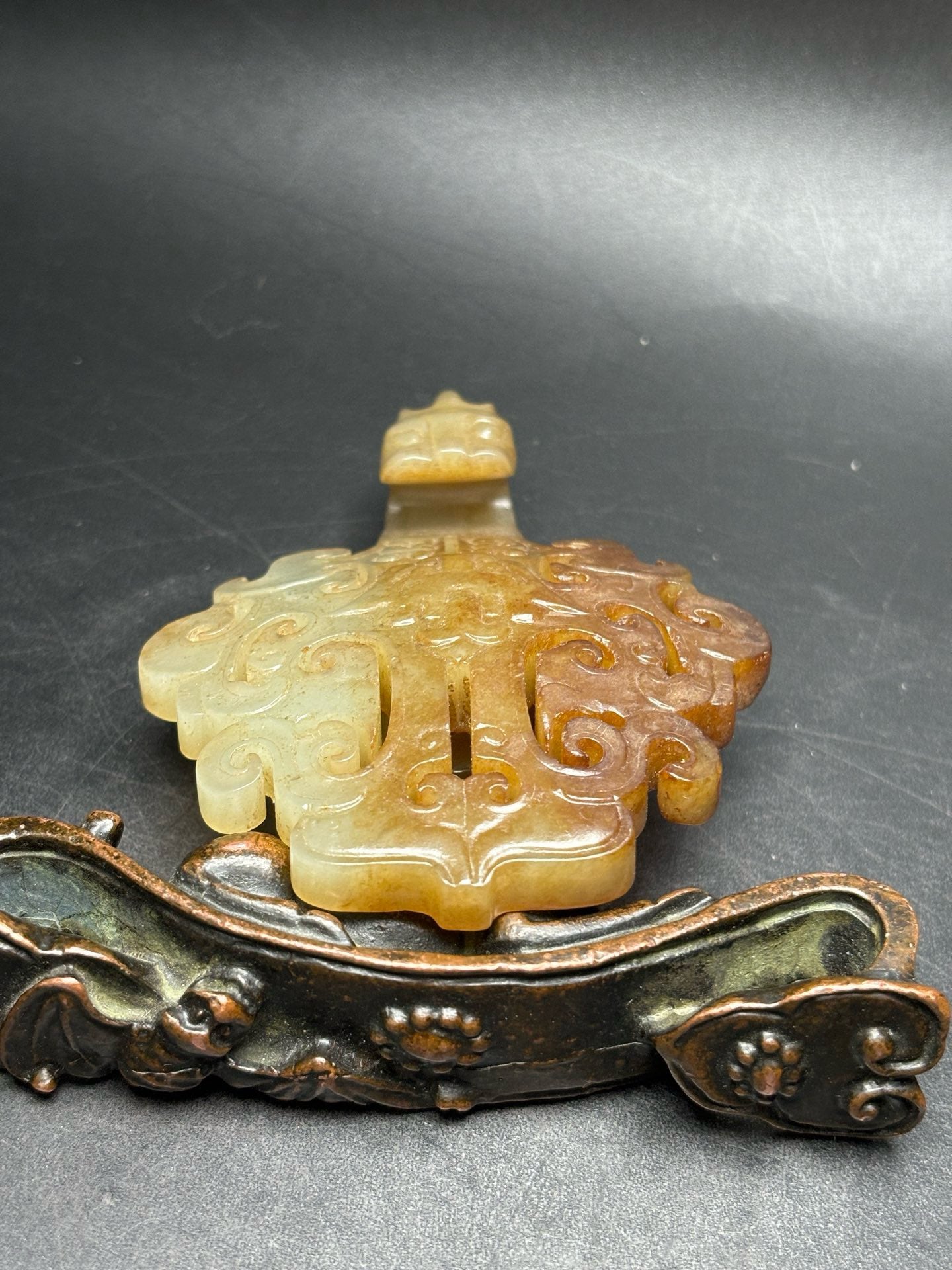 Chinese antique Hotan Jade dragon head with hook