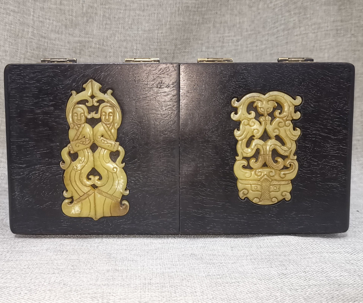 Blood sandalwood inlaid old jade wooden box
