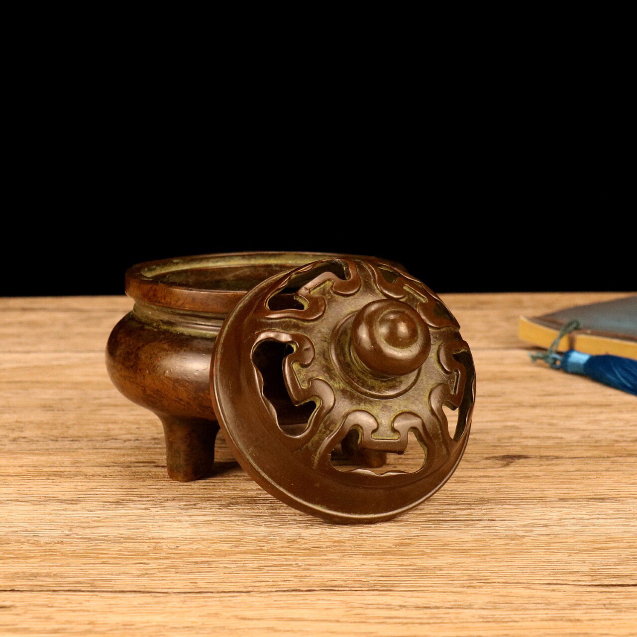 Chinese antique round incense burner