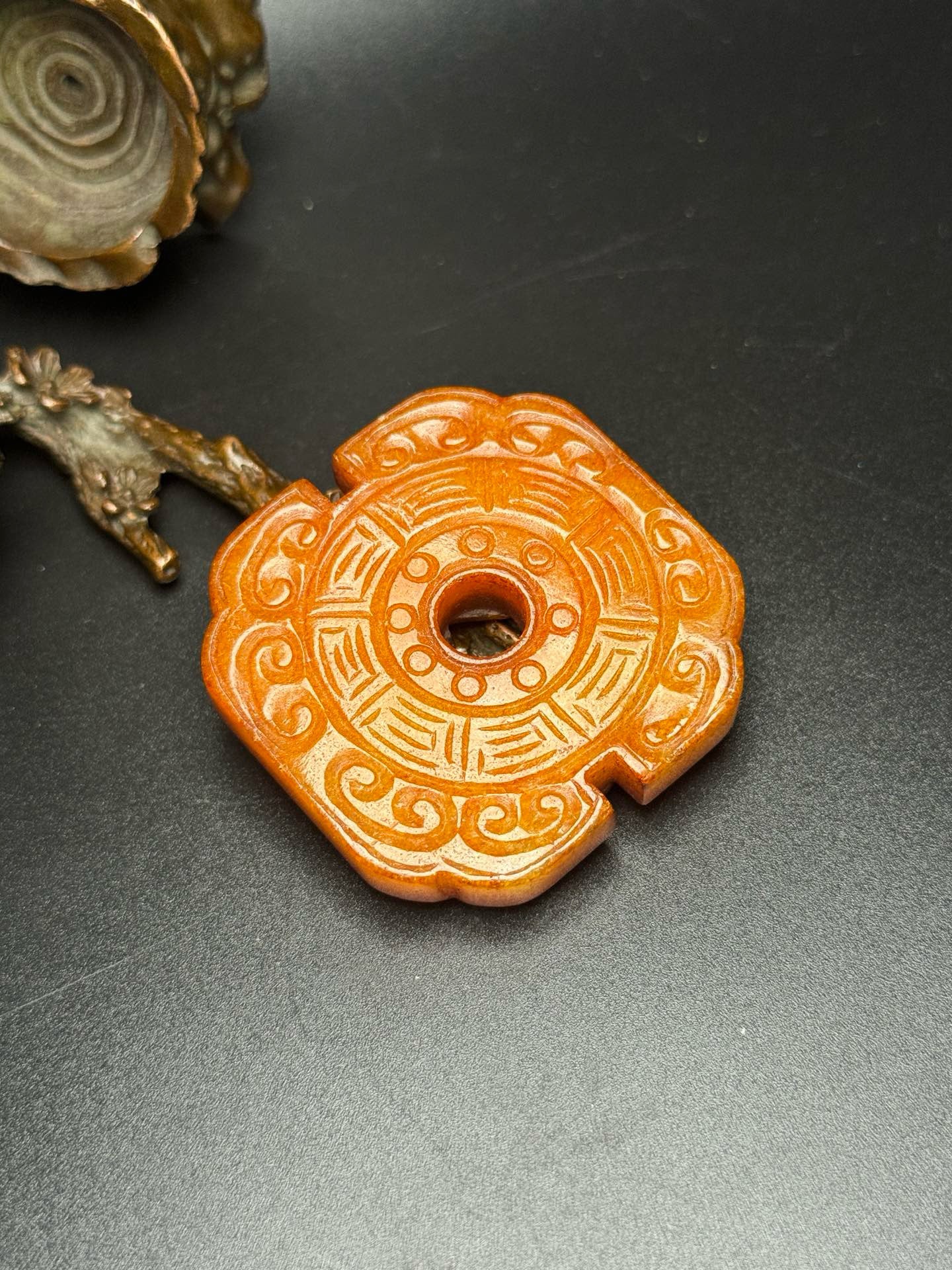 Chinese Antiques and Tian Yu Chi Long Yu Bi