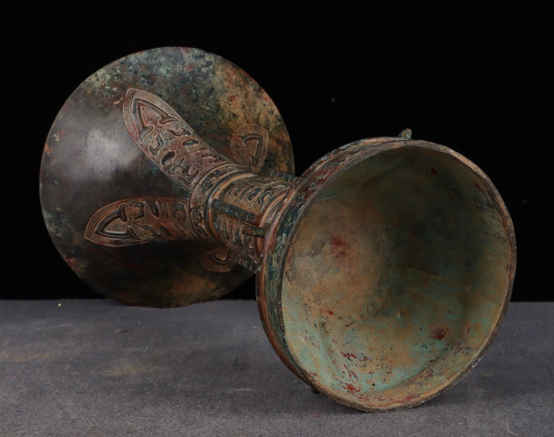 Chinese antique bronze vase