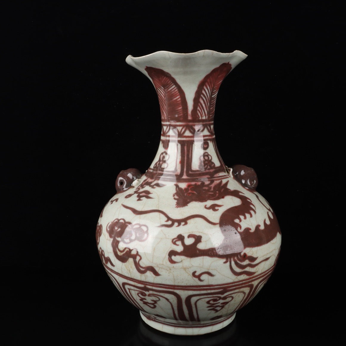 A pair of cloud dragon patterned beast ear bottles