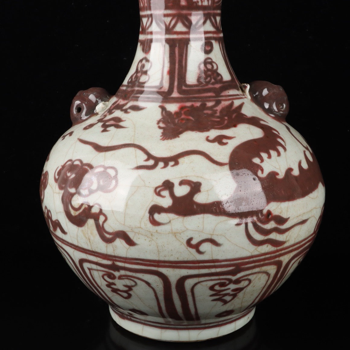 A pair of cloud dragon patterned beast ear bottles