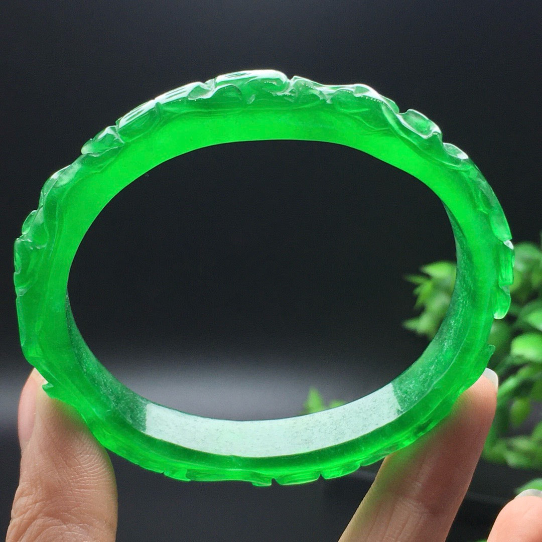 Ice green carved noble consort jade bracelet