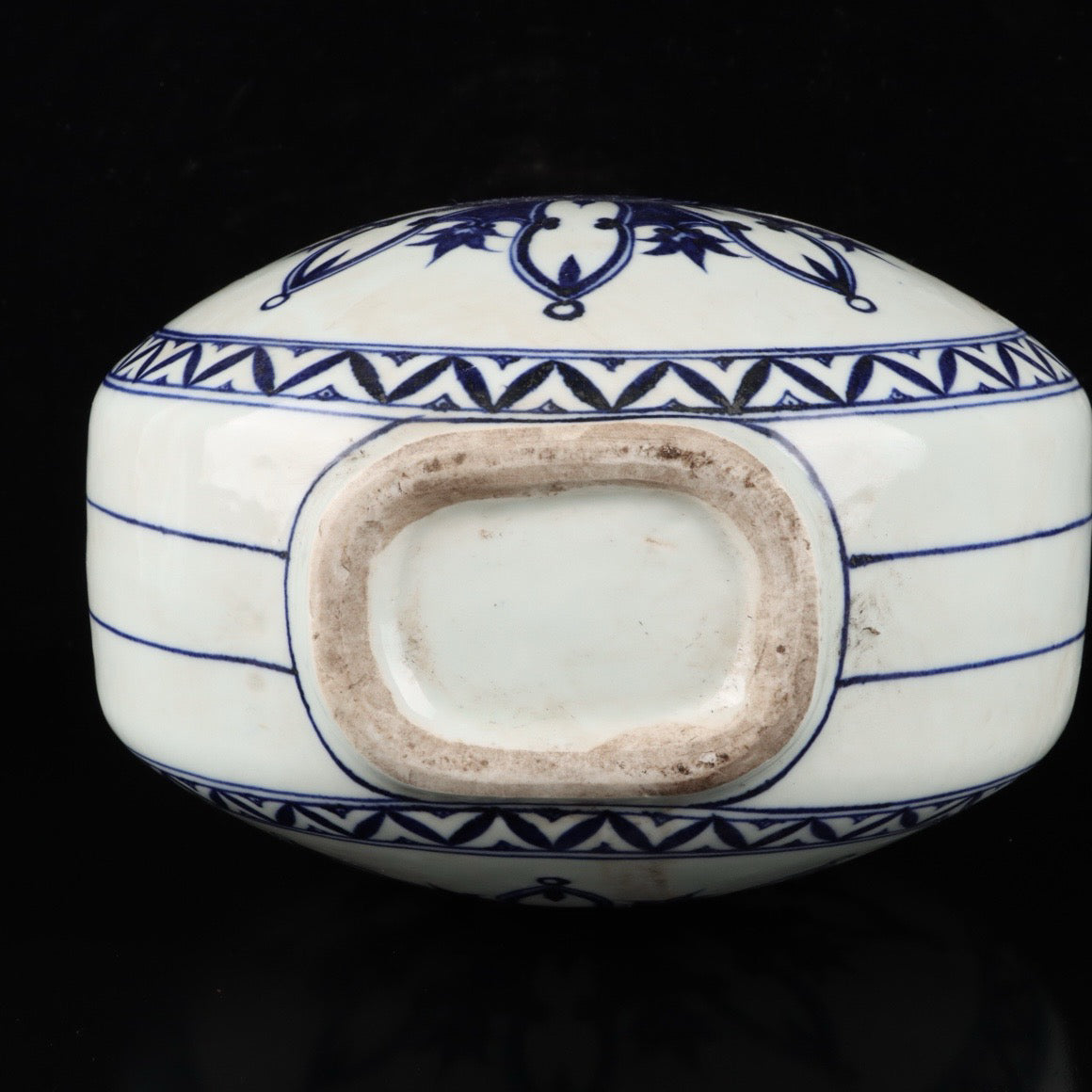 Blue and white flower patterned double ear moon hugging vase