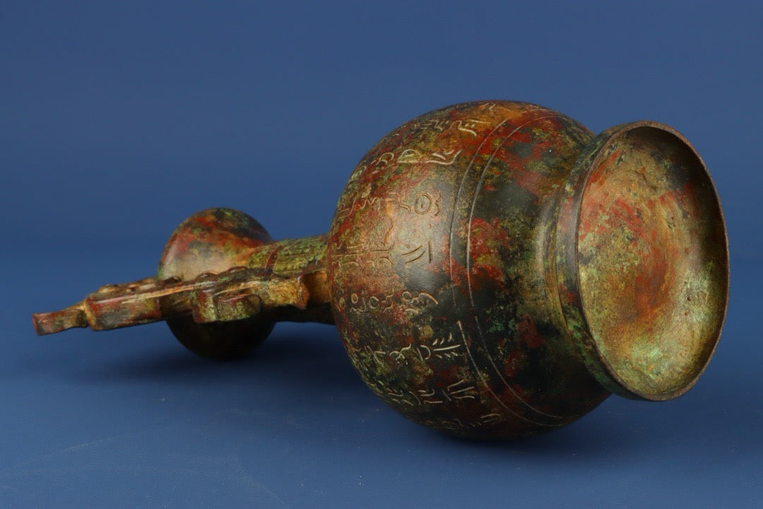 Chinese antique bronze dragon head round bottle