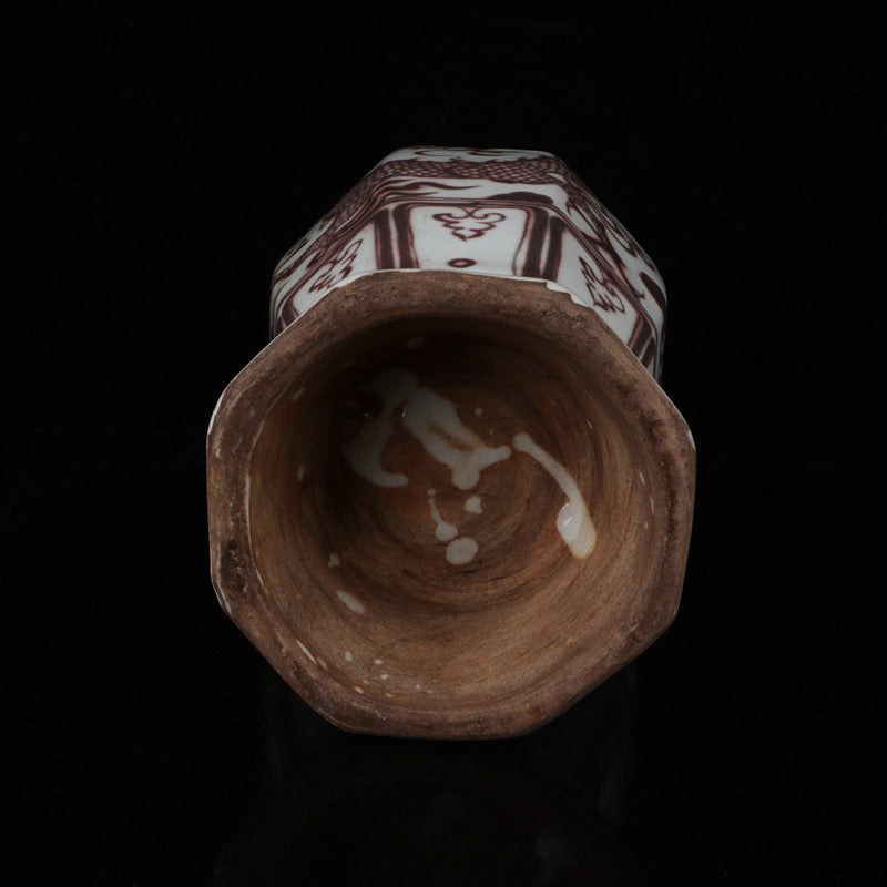 A pair of cloud dragon patterned elephant ear bottles