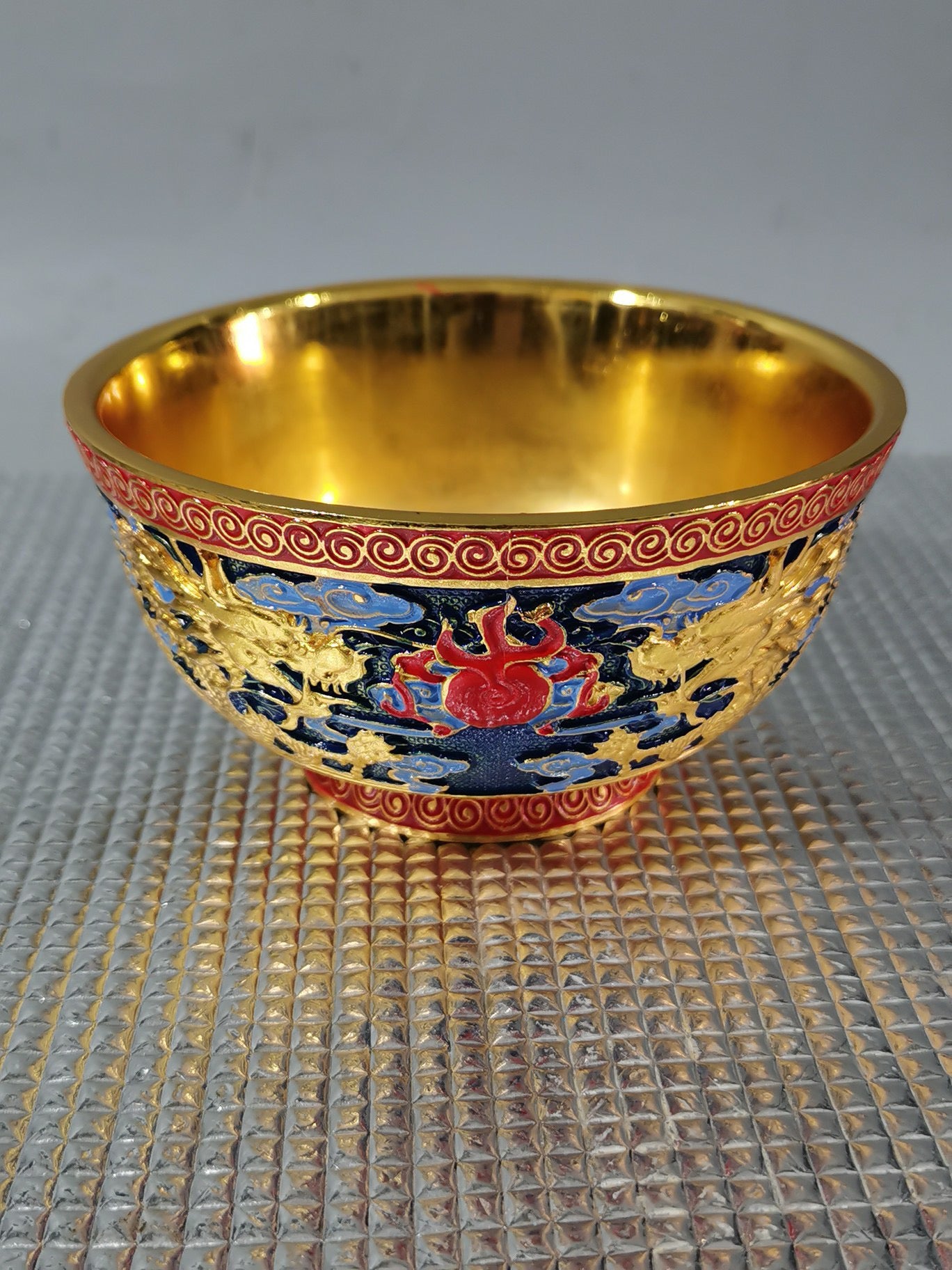 Double Dragon Playing Pearl Bowl with Twisted Wire Enamel Gilded Cloisonn é Blue Bowl