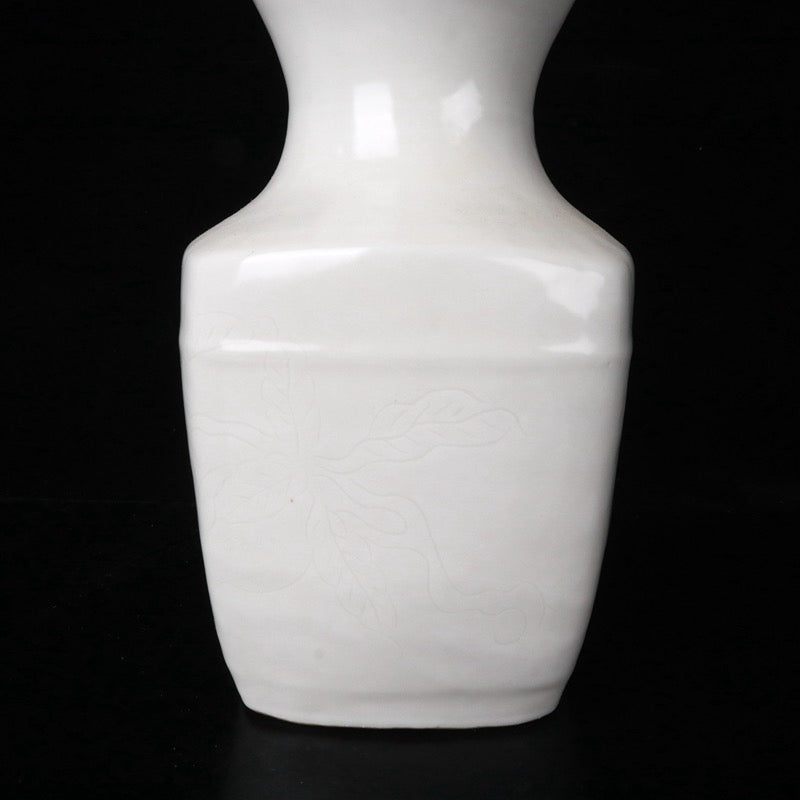 A pair of longevity peach patterned square gourd bottles