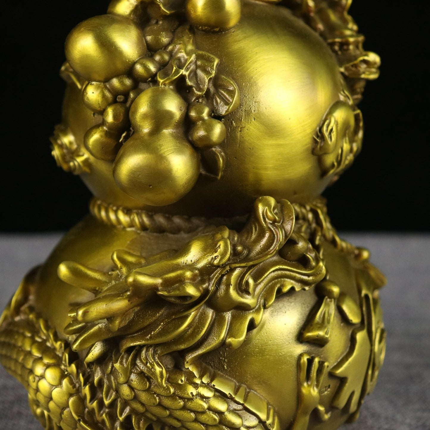Chinese antique pure copper auspicious dragon offering auspicious gourd