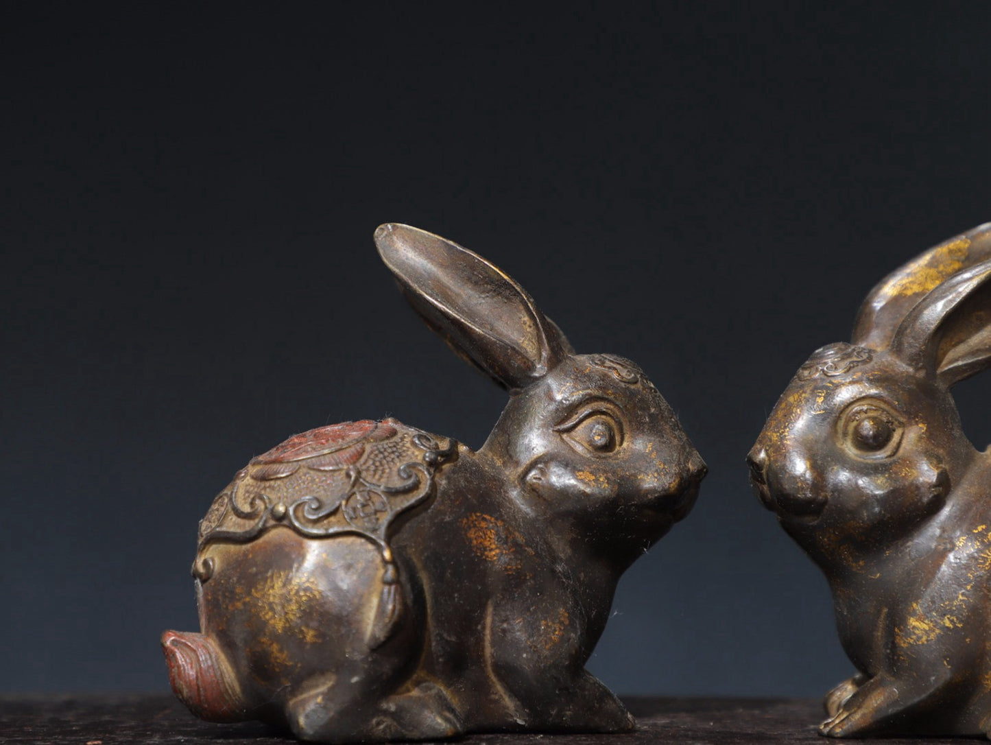 A pair of pure copper rabbit ornaments
