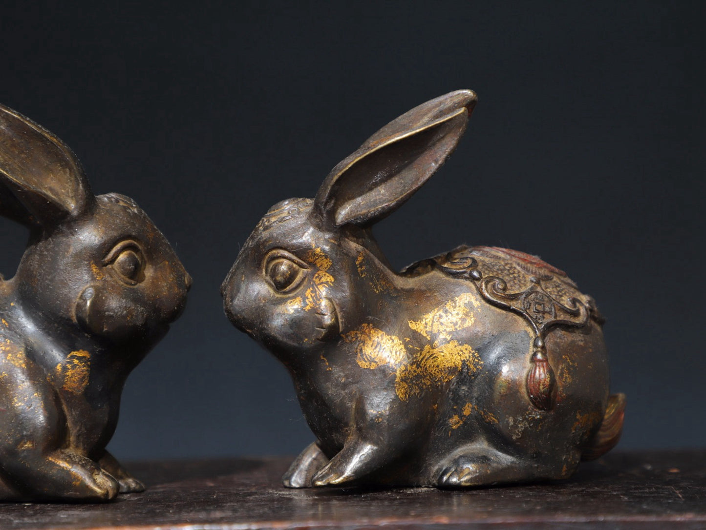 A pair of pure copper rabbit ornaments