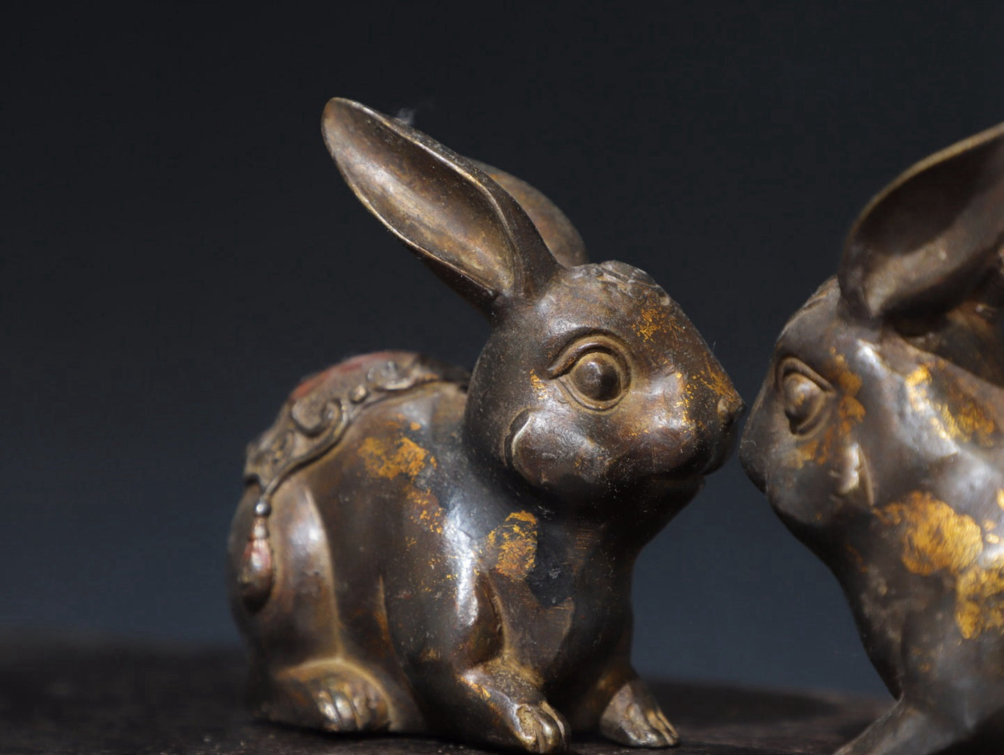 A pair of pure copper rabbit ornaments