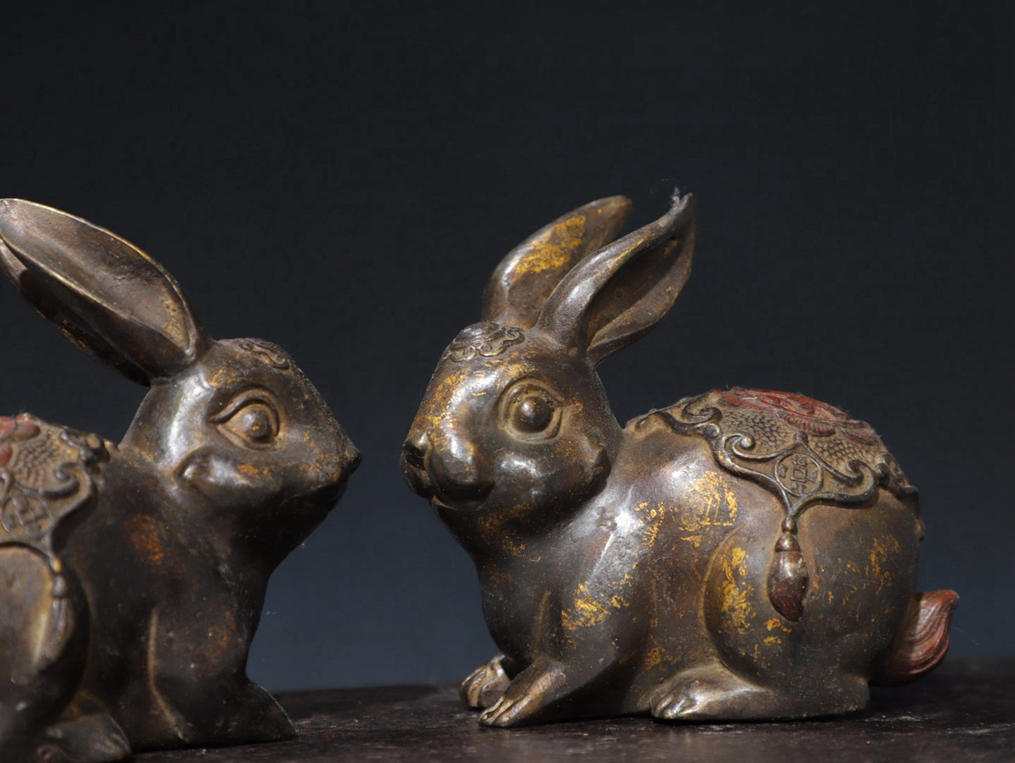 A pair of pure copper rabbit ornaments