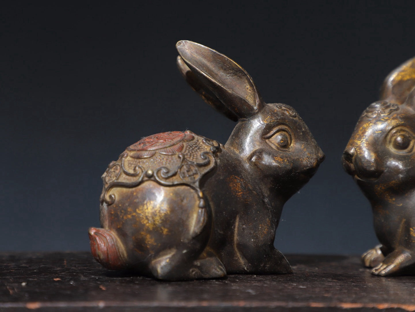 A pair of pure copper rabbit ornaments