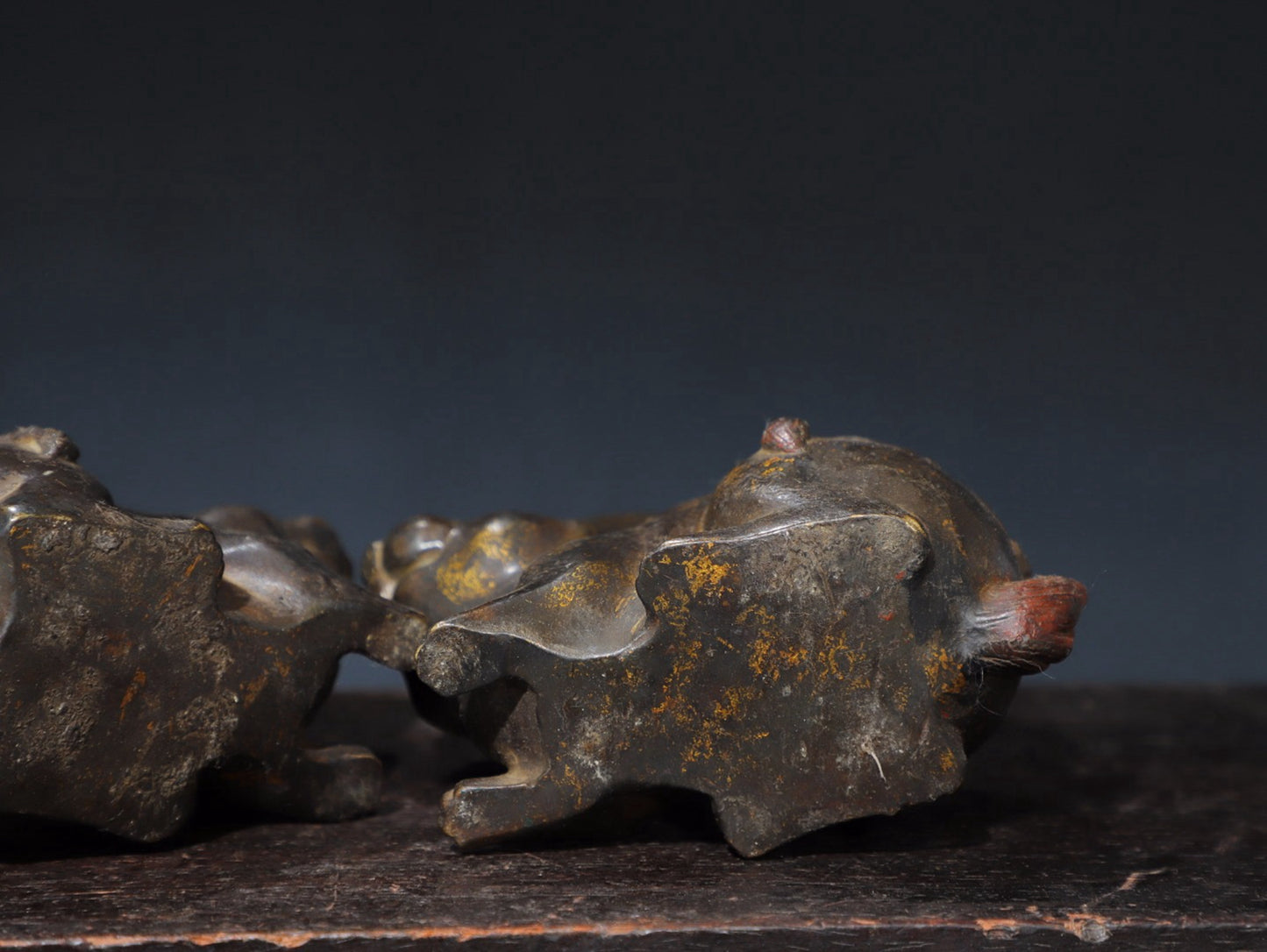 A pair of pure copper rabbit ornaments