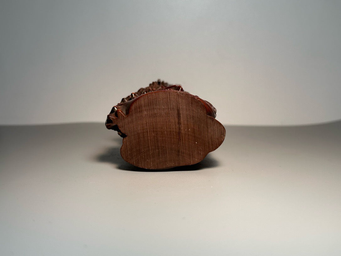 Chinese antique boxwood carving with exquisite craftsmanship to carve the imperial dragon Guanyin