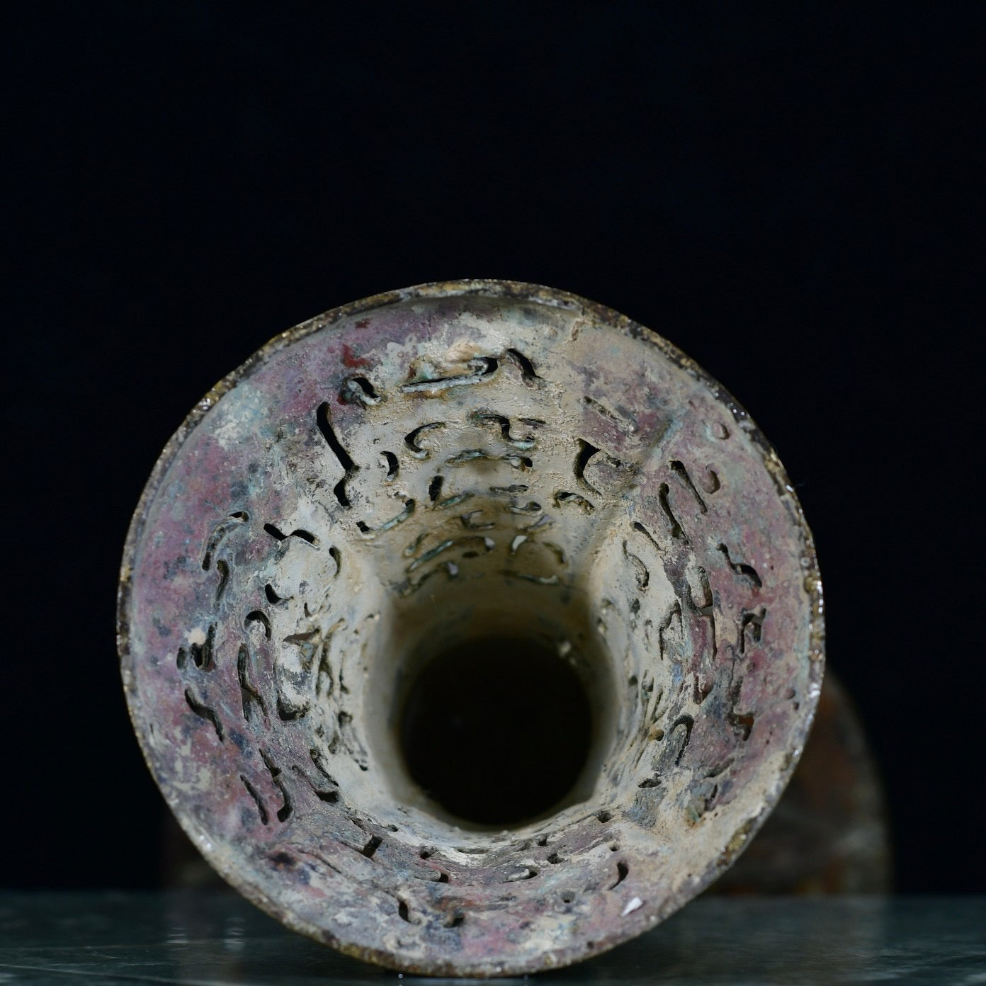 Chinese antique bronze vase