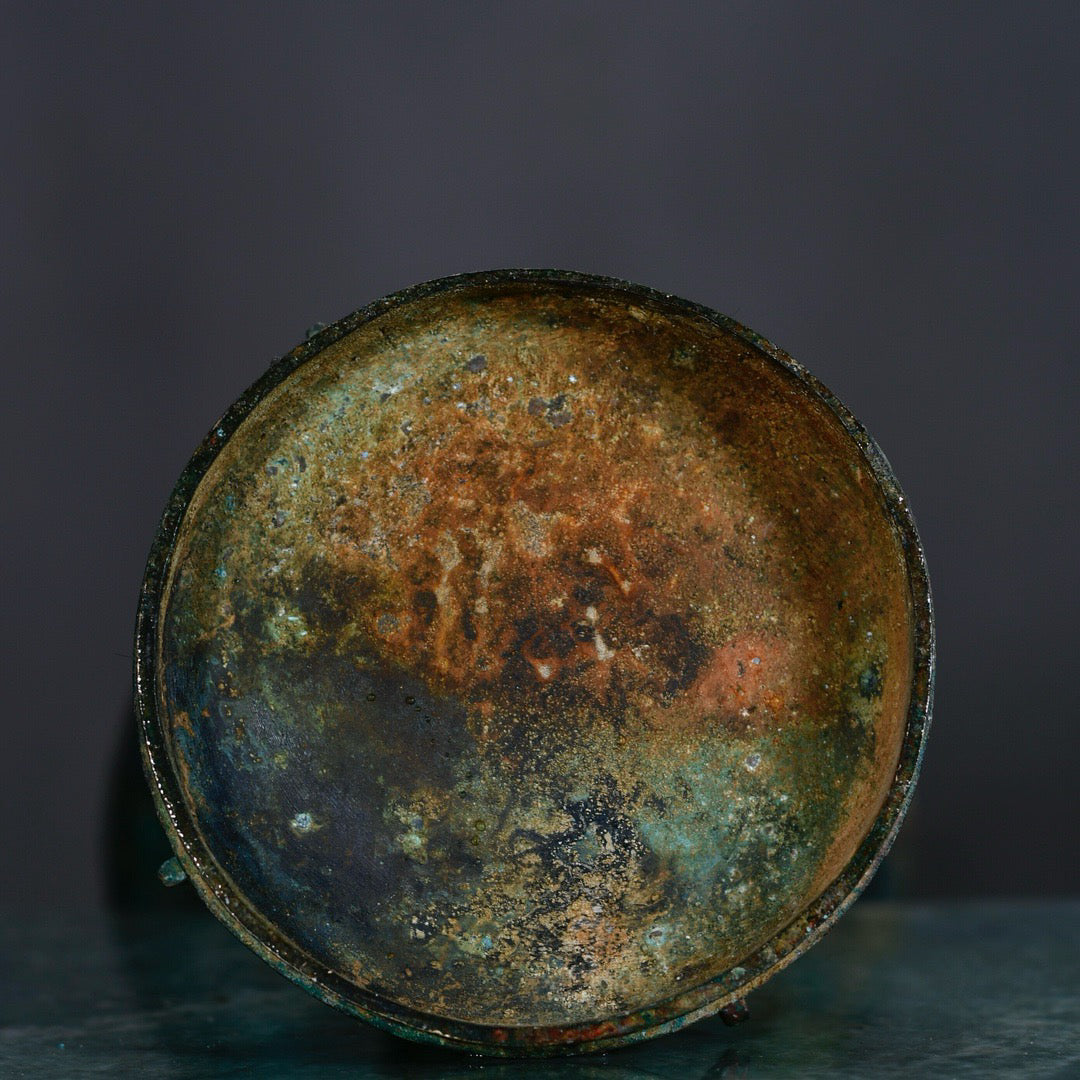 Chinese antique bronze vase