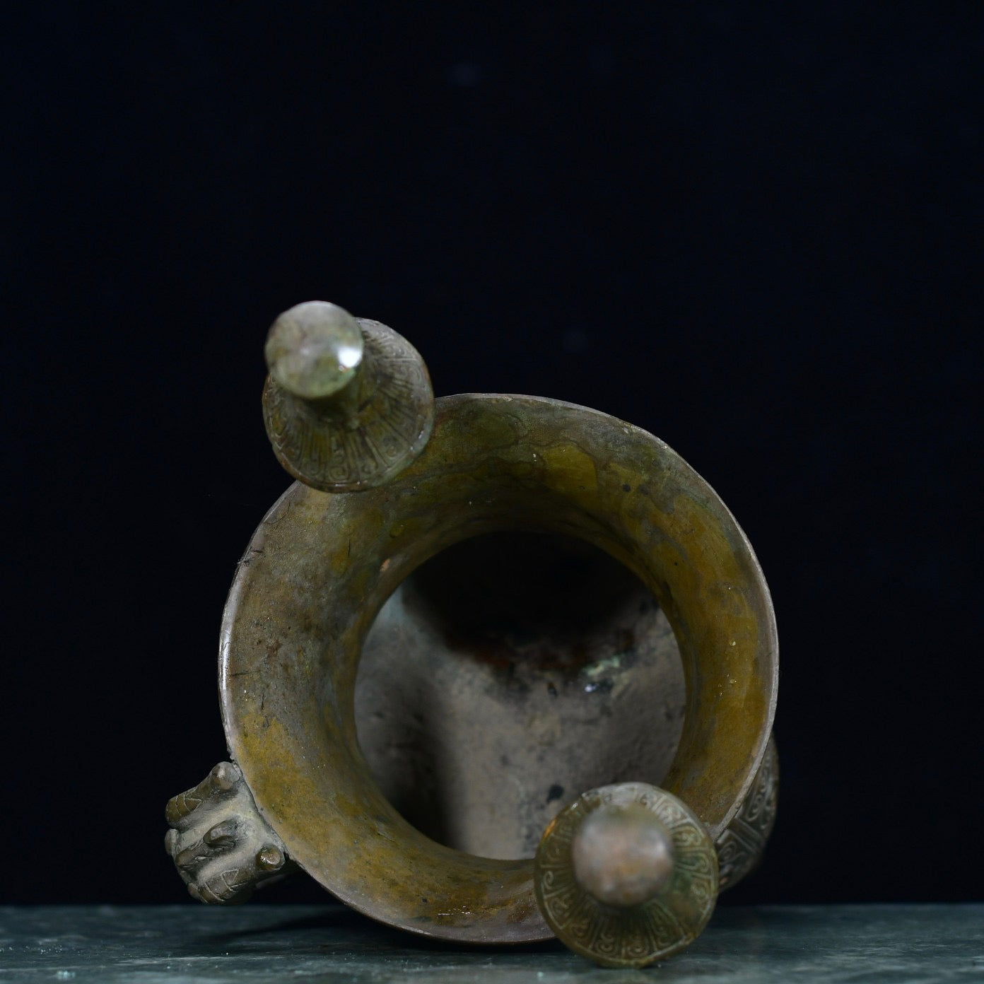 Chinese antique bronze vessel