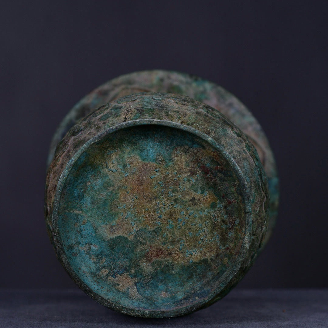 Chinese antique bronze vase