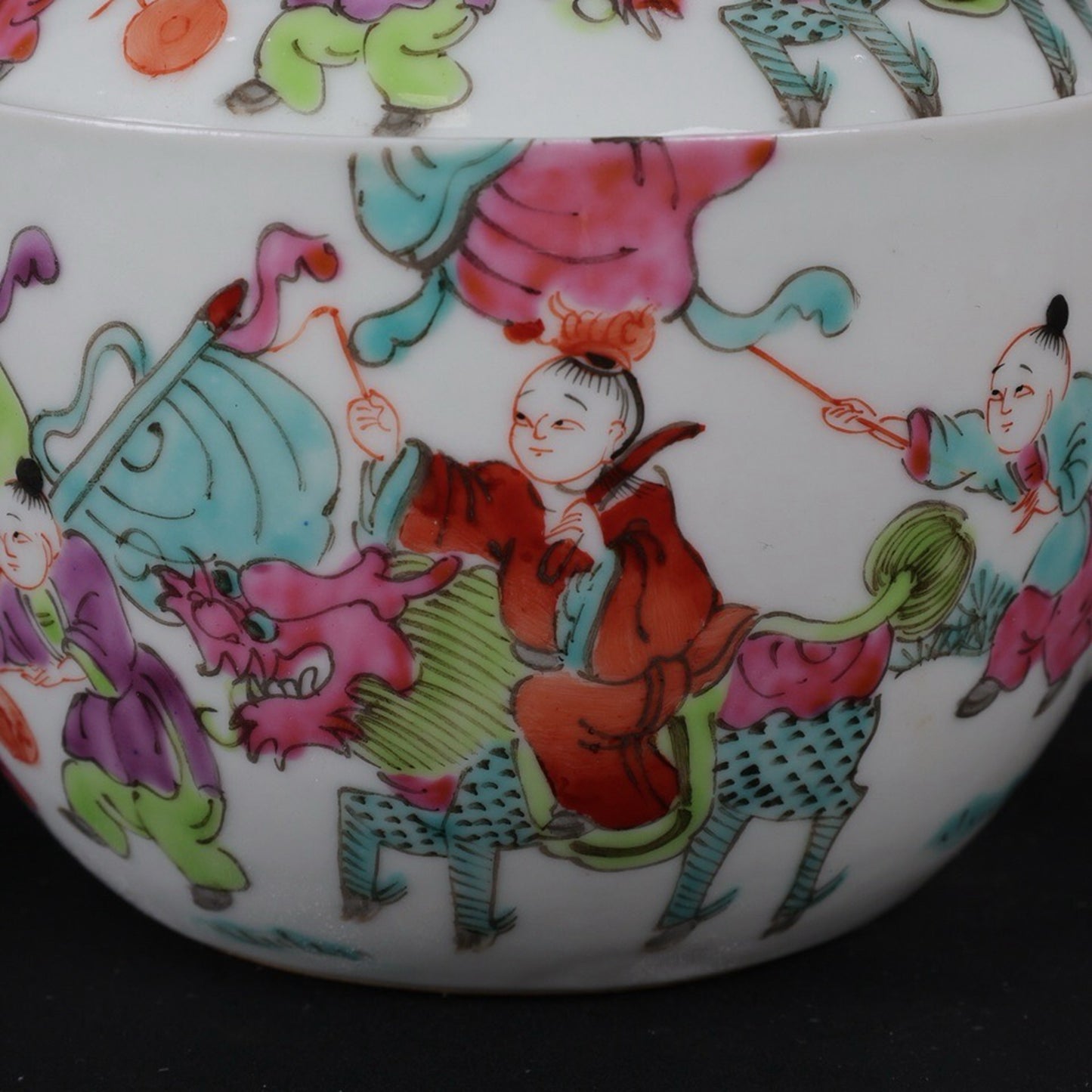 Republic of China Pink Kirin Gift Pattern Straight Peach Pot