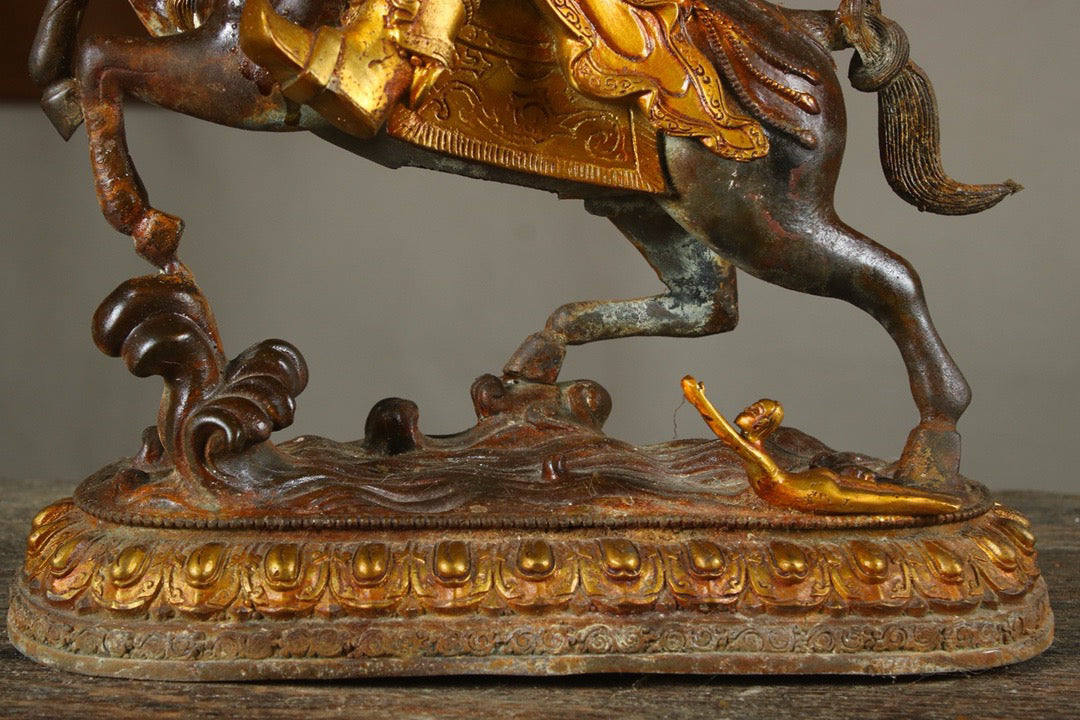 A Chinese antique bronze gilded handmade exquisite horse protector