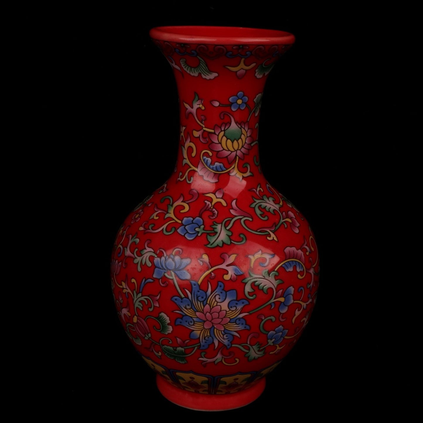 Red enamel flower pattern appreciation bottle