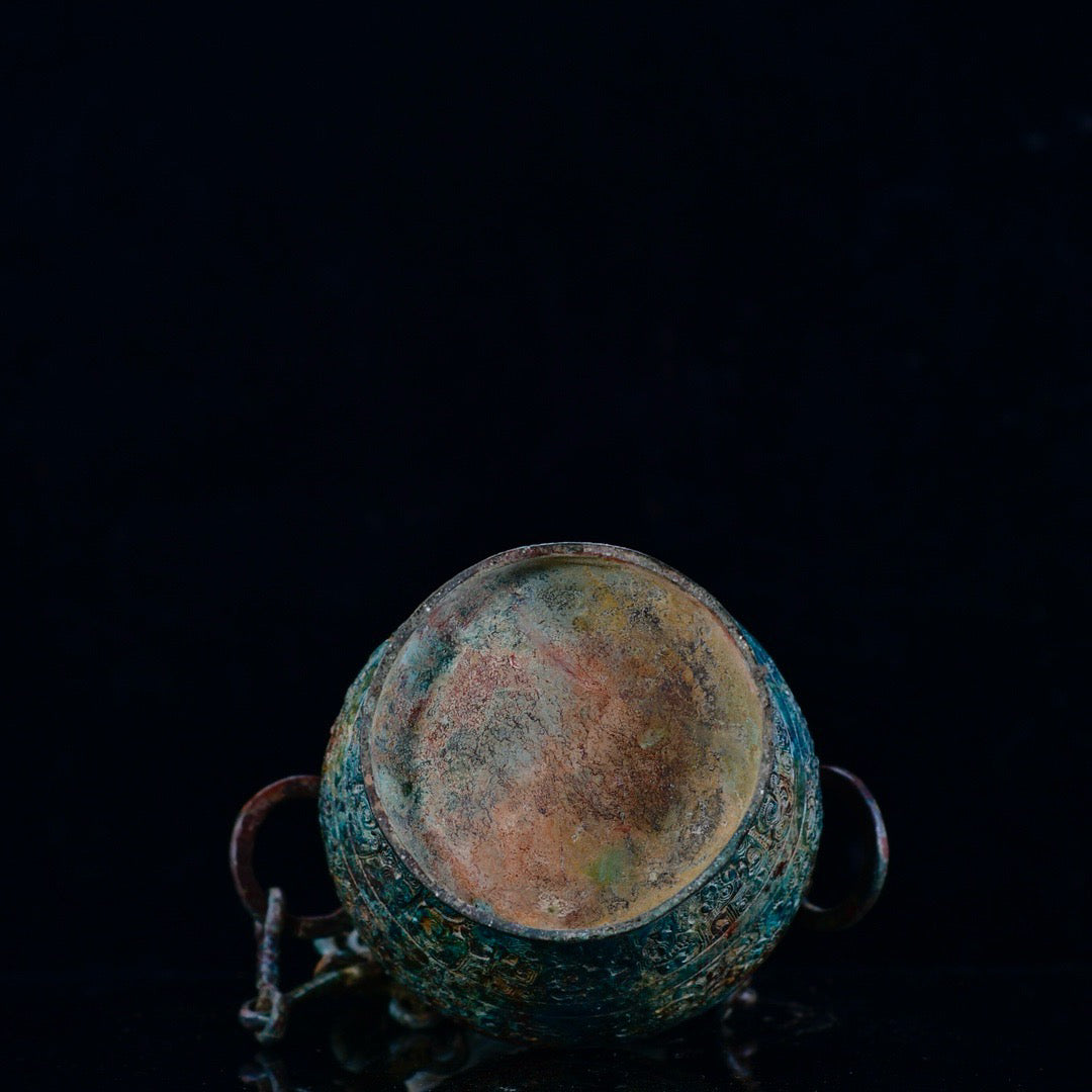 Chinese antique bronze chain bottle