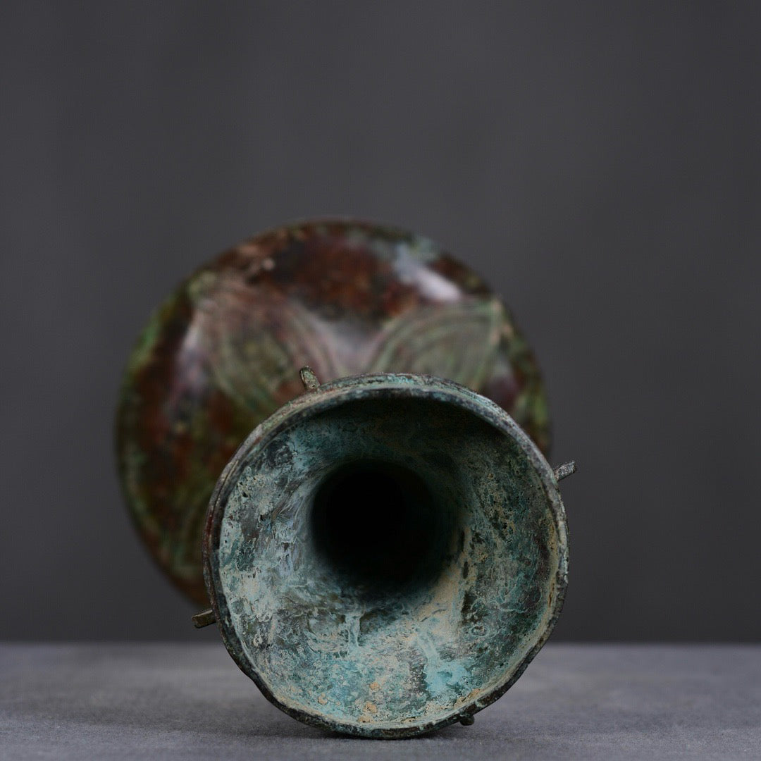Chinese antique bronze vase