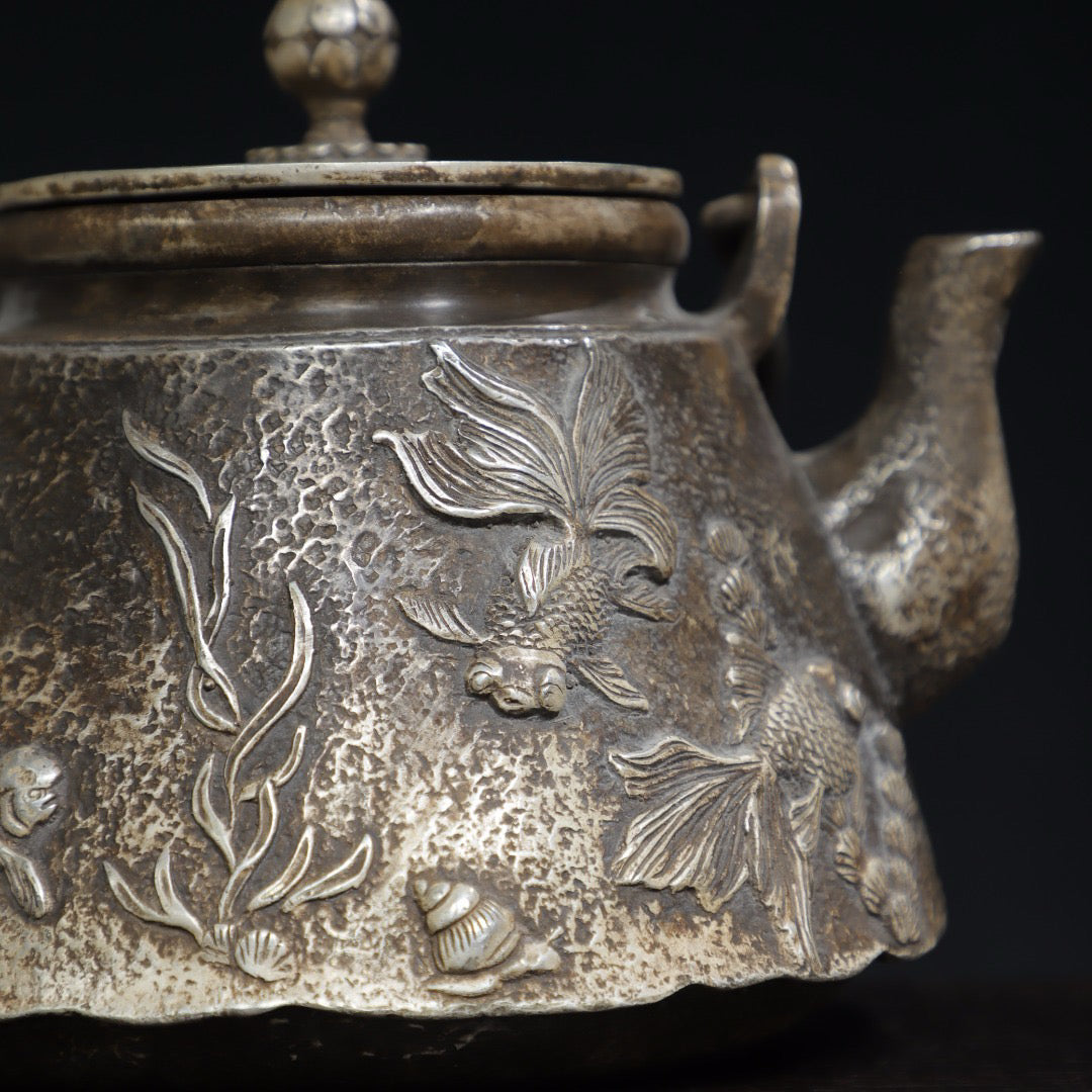 There are more than a few pots of Chinese antique pure copper available for years
