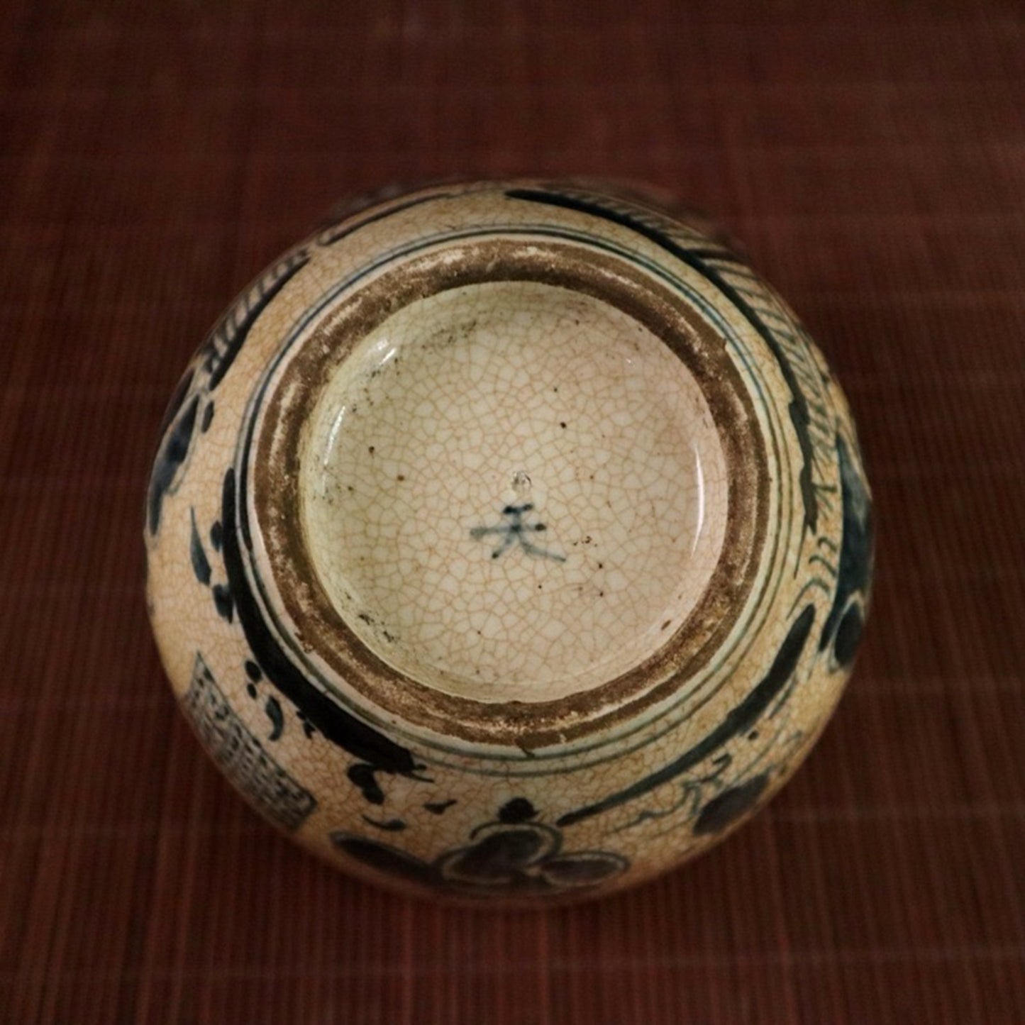 Open film blue and white figure pattern Arhat jar