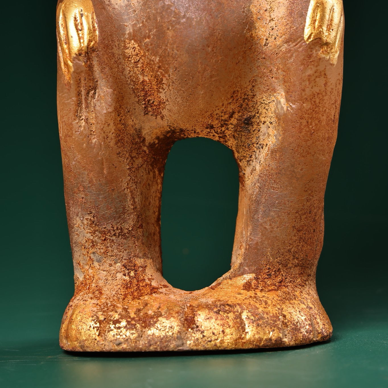 Chinese Antique Crystal Gilded Red Mountain Culture Man