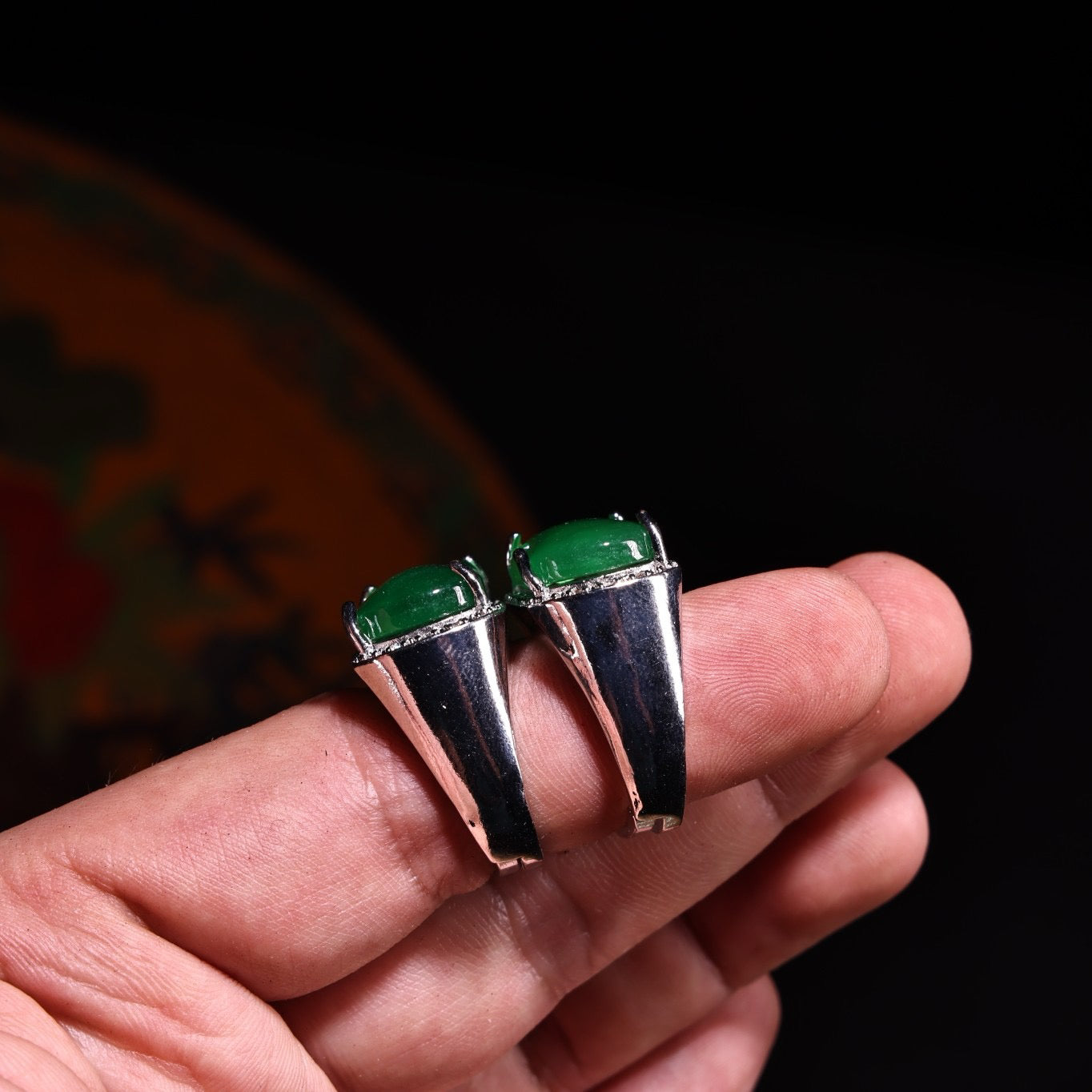 A box of Chinese antique jade rings