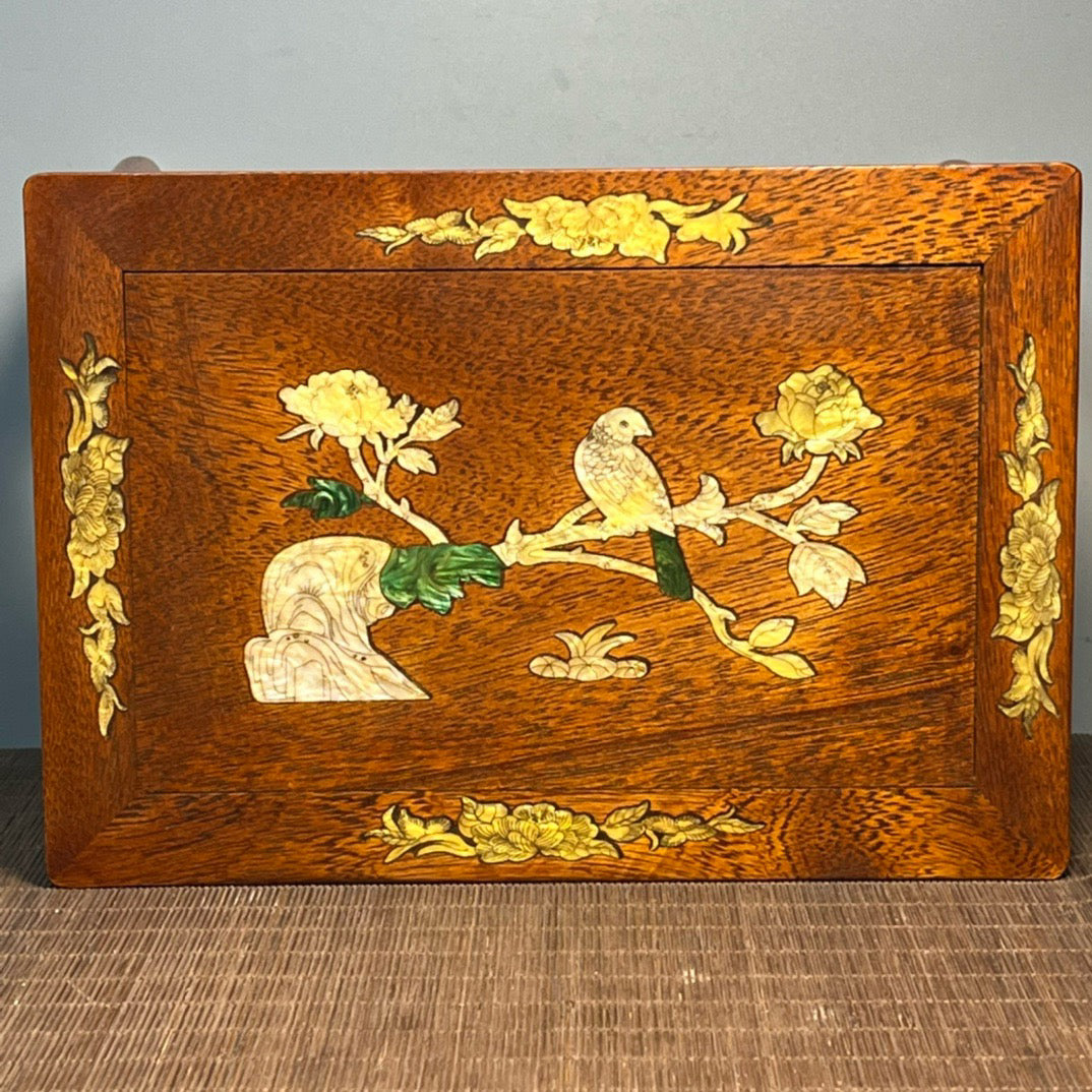 Sandalwood inlaid shell carved small table