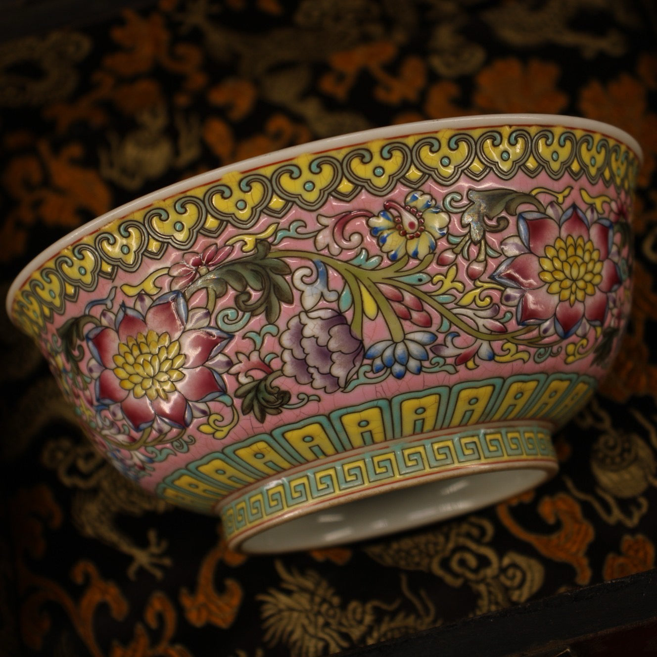 A Chinese antique enamel porcelain bowl