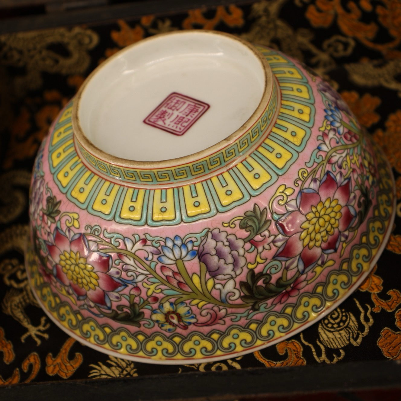 A Chinese antique enamel porcelain bowl