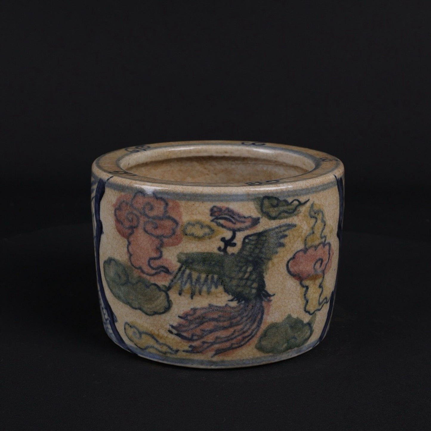 Small pen holder with a pattern of open color, open windows, double phoenixes presenting auspiciousness