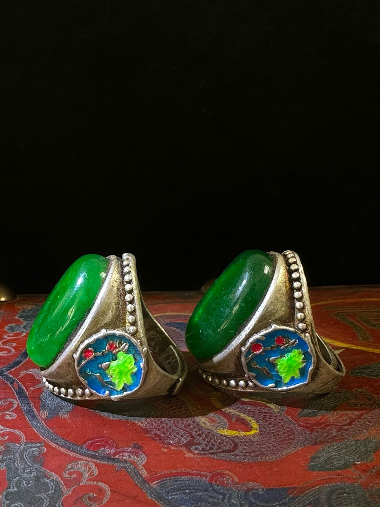 A box of Chinese antique jade rings