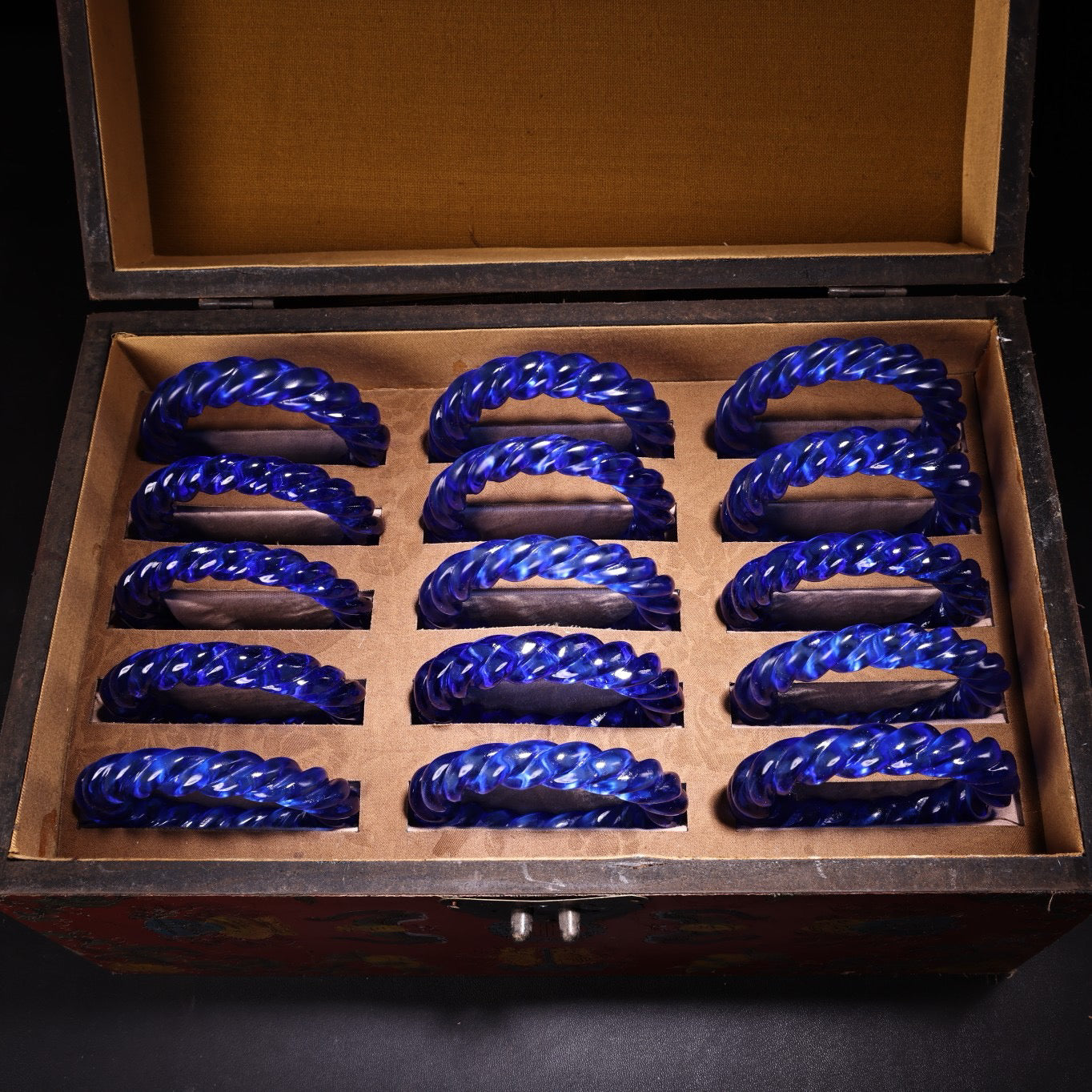 A box of Chinese antique sapphire carving Fried Dough Twists bracelet