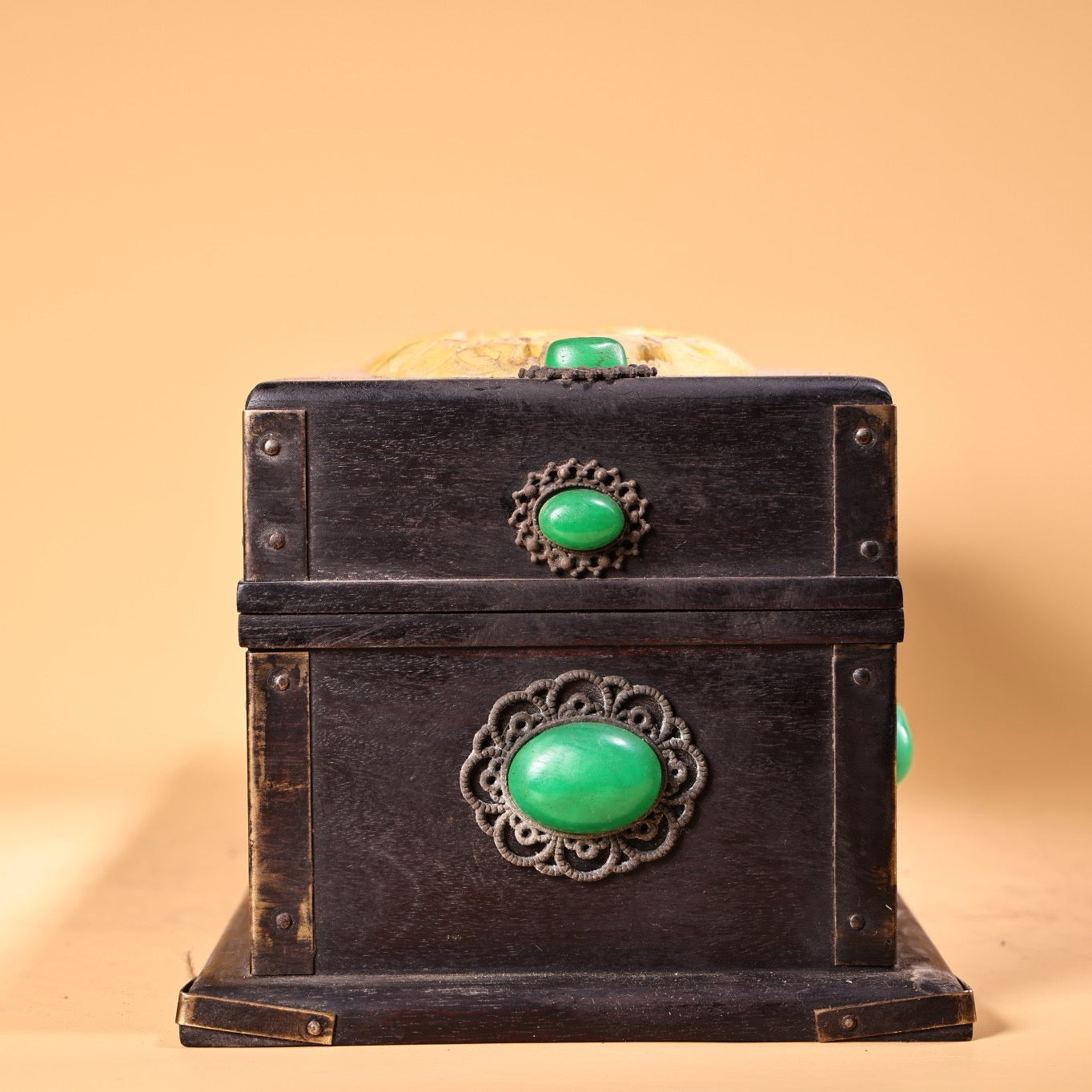 Chinese Antique Old Black Sandalwood High Relief Carved Old Jade Box
