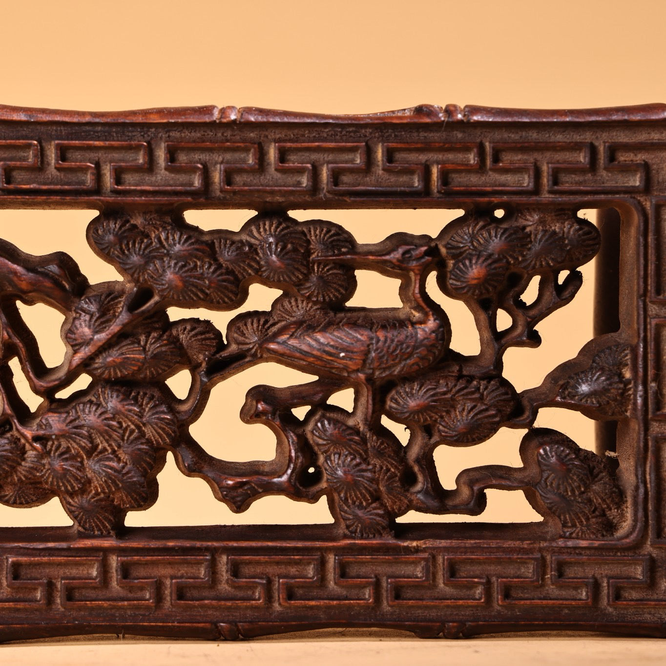 Chinese antique high relief chicken wing wood carving dragon and phoenix study grinding machine