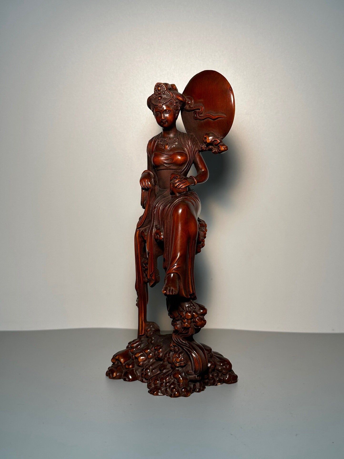 Chinese antique boxwood carving with exquisite craftsmanship, depicting Chang'e flying to the moon